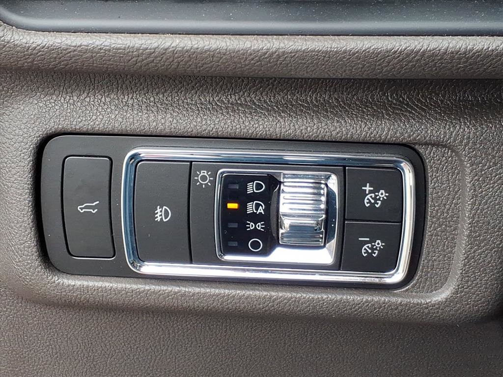 Used 2020 Lincoln Corsair Reserve image 21