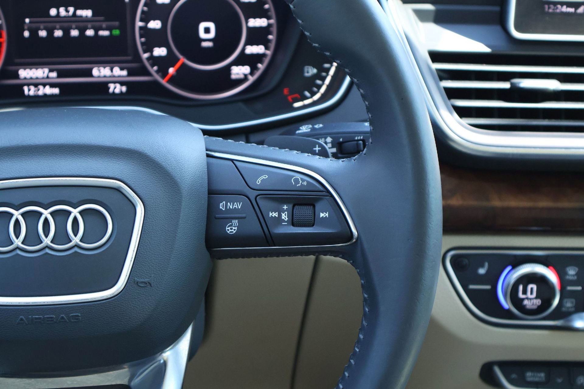 Used 2018 Audi Q5 2.0T Premium Plus w/ Premium Plus Package image 23