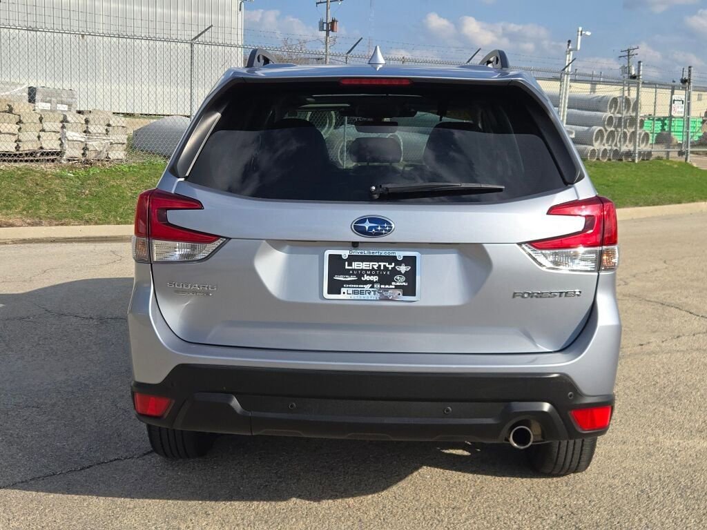 Used 2023 Subaru Forester Limited AWD/4WD image 13
