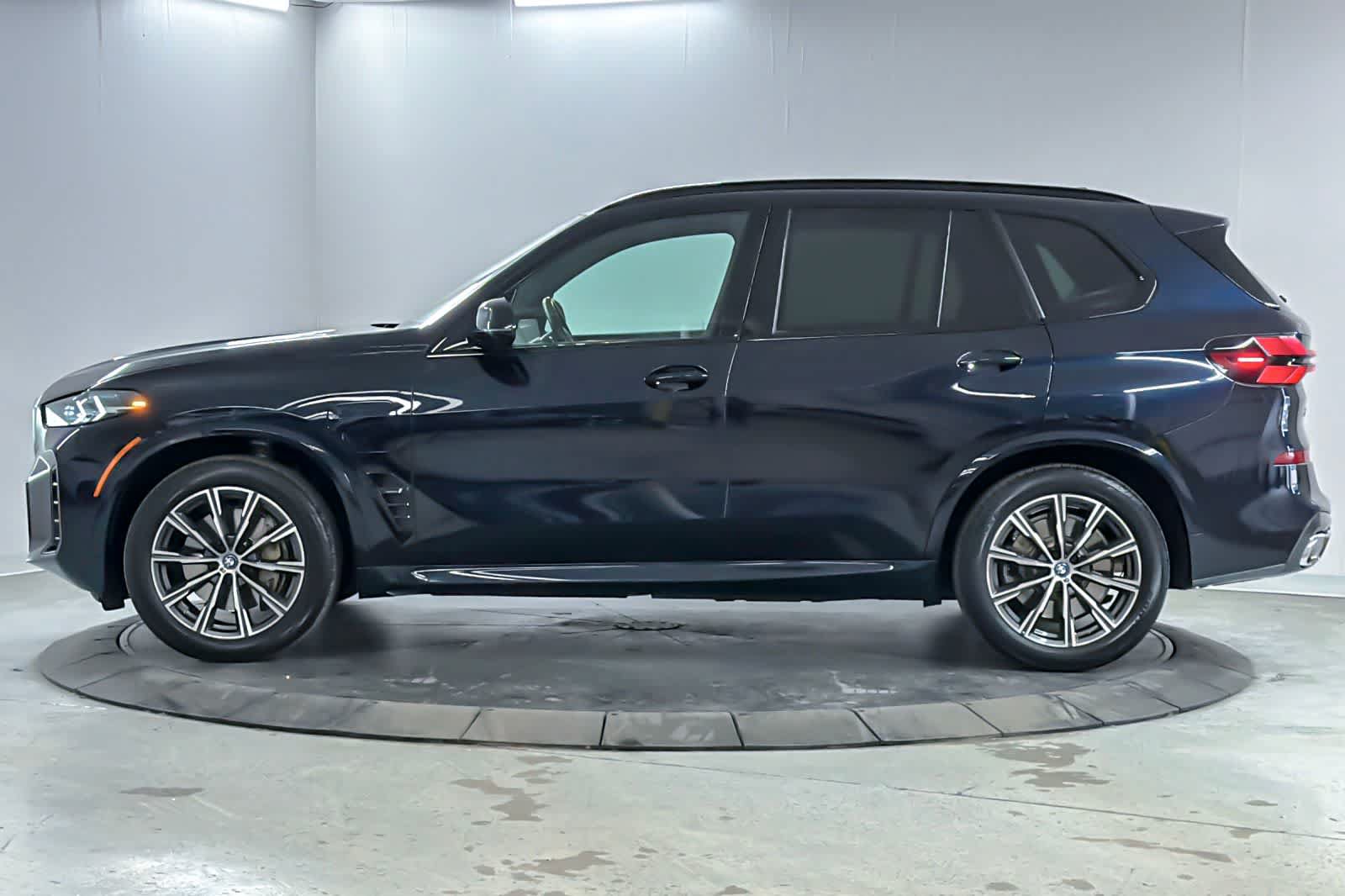 Used 2024 BMW X5 xDrive50e w/ M Sport Package AWD/4WD image 5
