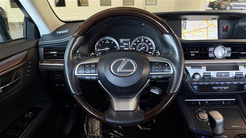 Used 2018 Lexus ES 350 w/ Navigation System Package FWD image 29