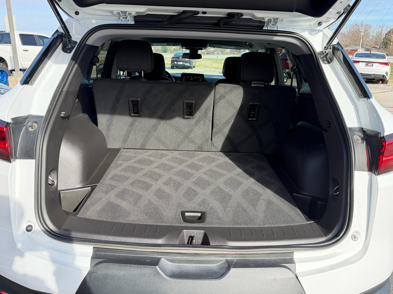 Used 2025 Chevrolet Blazer LT image 25