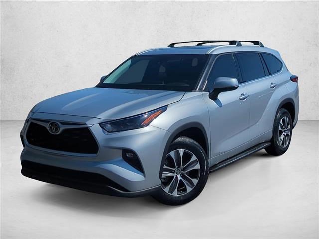 Certified 2022 Toyota Highlander XLE image 1