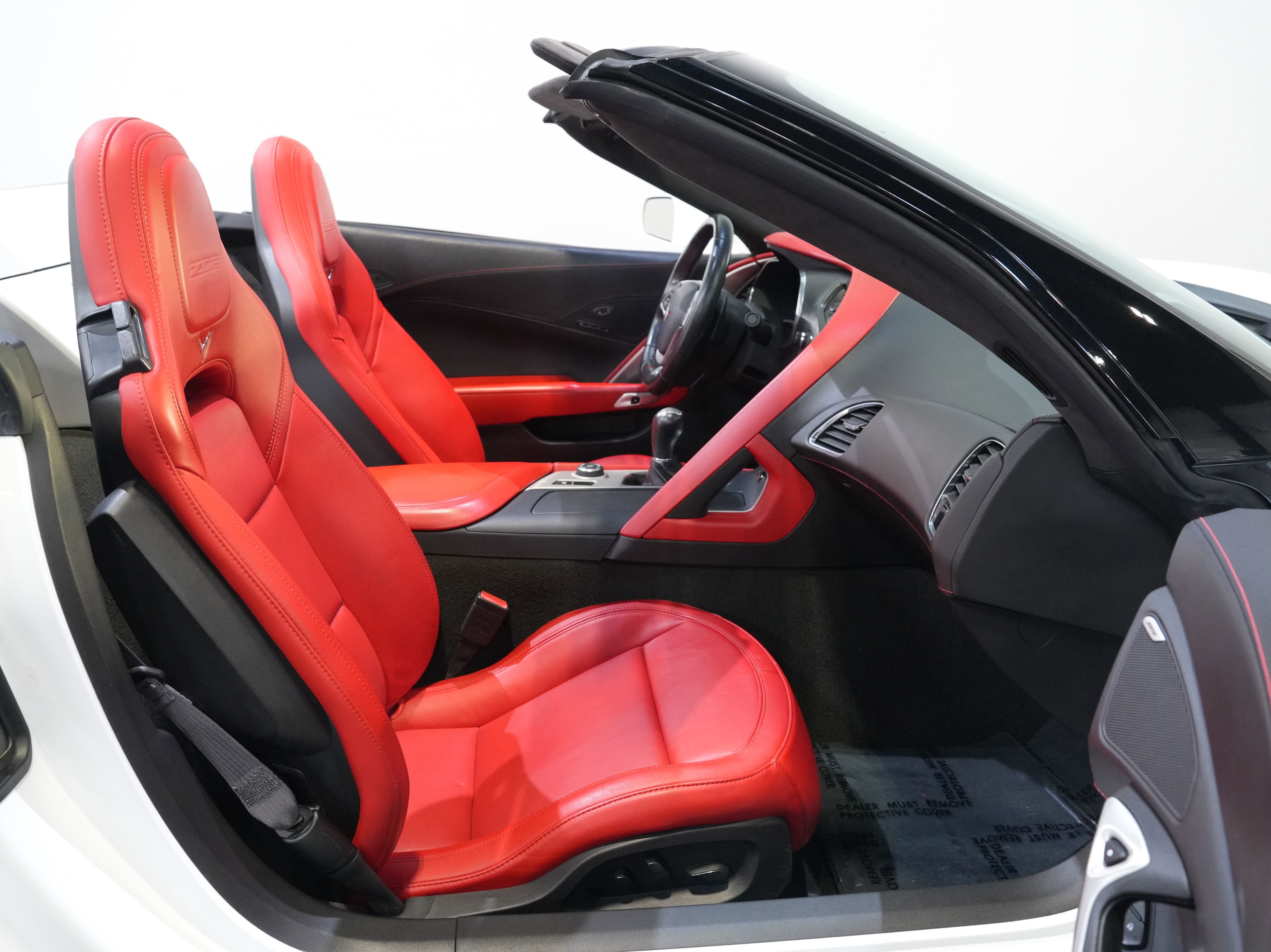 Used 2015 Chevrolet Corvette Z06 w/ 3LZ Preferred Equipment Group RWD image 32