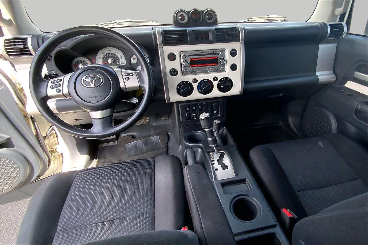 Used 2014 Toyota FJ Cruiser 4WD w/ Upgrade Package image 15
