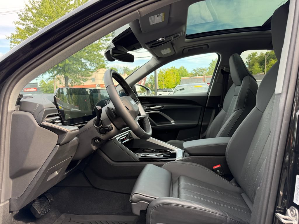 Used 2025 Audi Q5 Premium Plus w/ Premium Plus AWD/4WD image 17