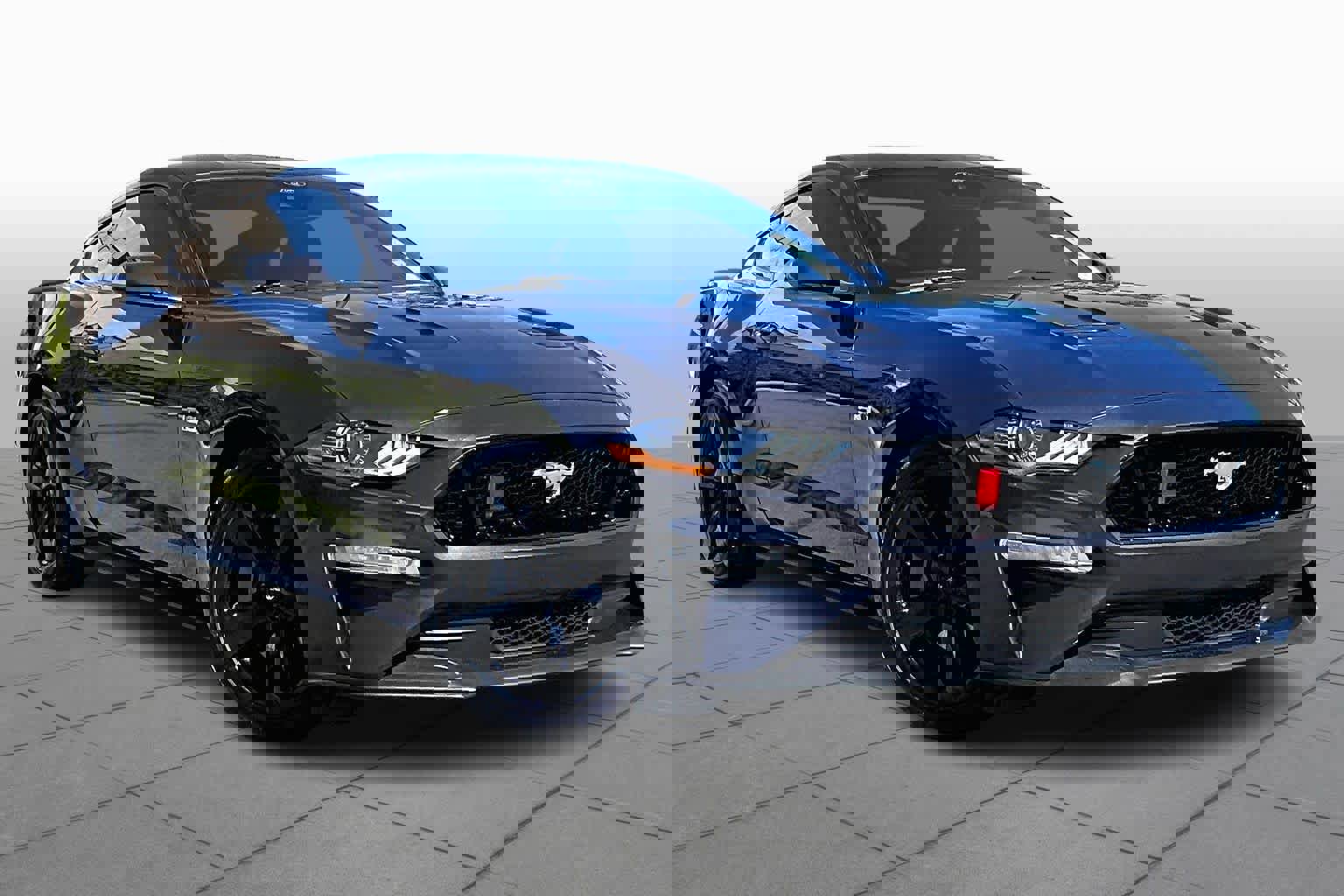 Used 2022 Ford Mustang GT image 2