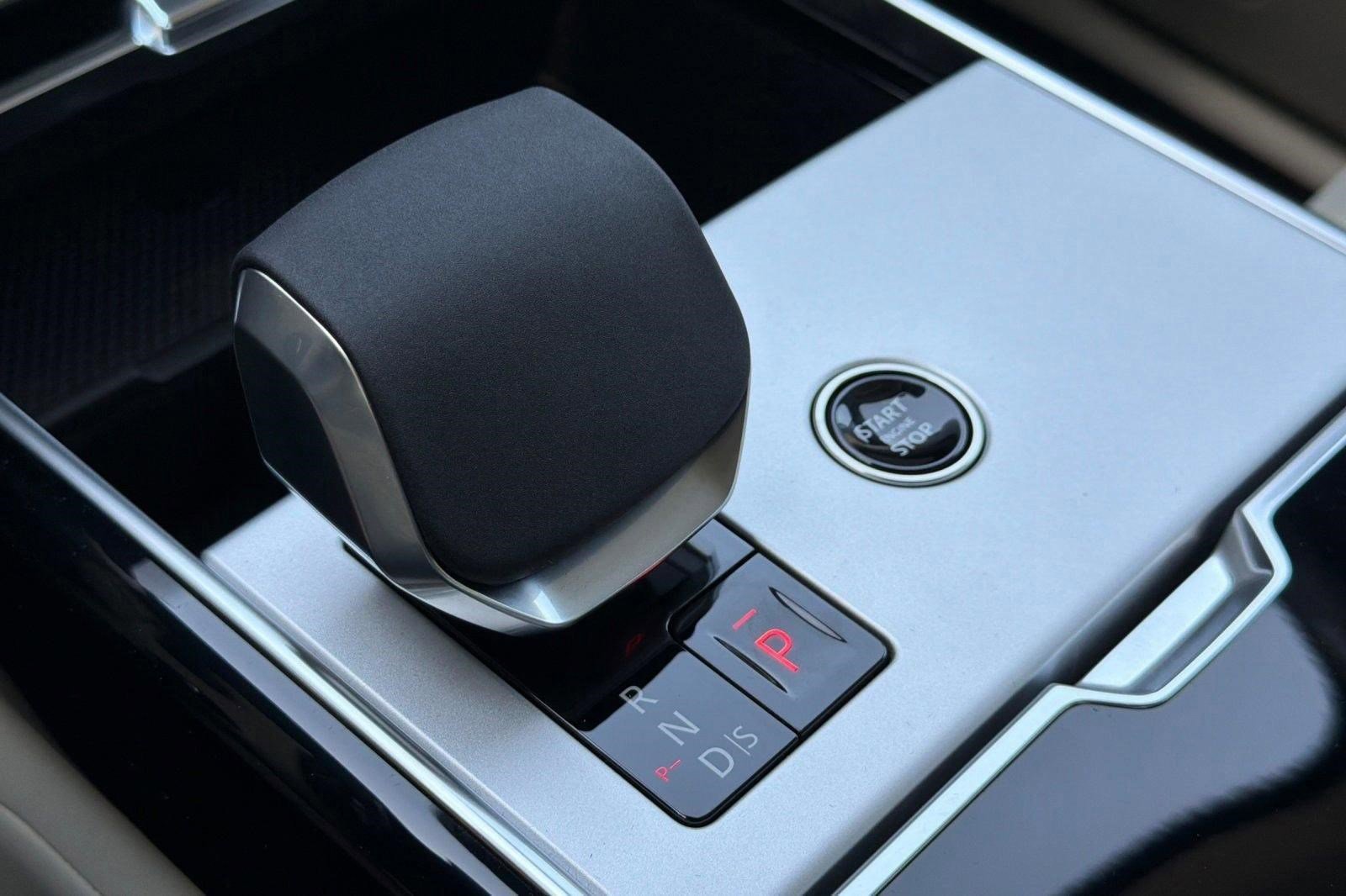 New 2026 Land Rover Range Rover SE AWD/4WD image 26