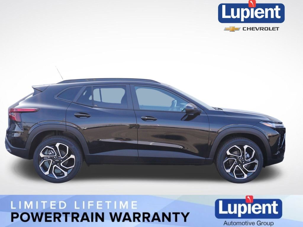 New 2026 Chevrolet Trax RS image 2