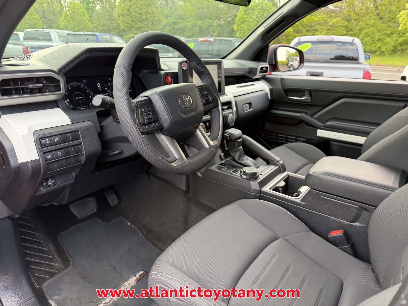 Used 2024 Toyota Tacoma TRD Off-Road AWD/4WD image 15