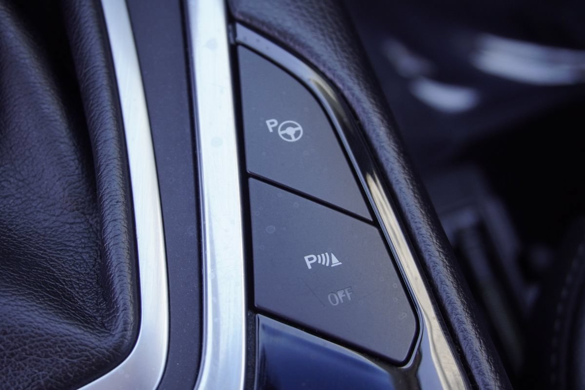 Used 2016 Ford Edge Sport w/ Equipment Group 401A AWD/4WD image 23