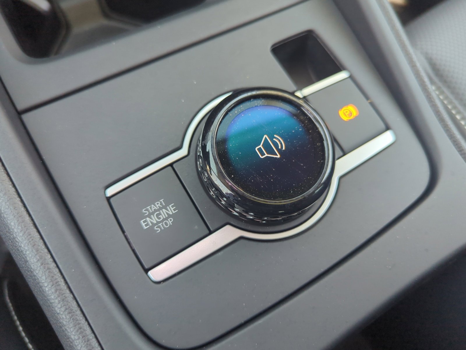 New 2025 Volkswagen Tiguan SE image 28