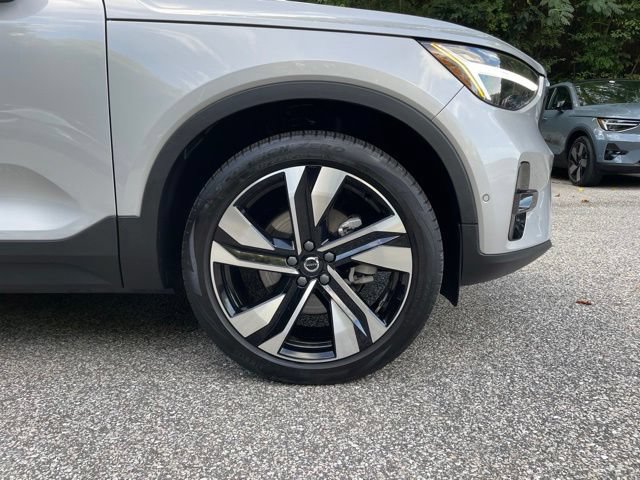 Certified 2023 Volvo XC40 B5 Plus w/ Protection Package Premier AWD/4WD image 25