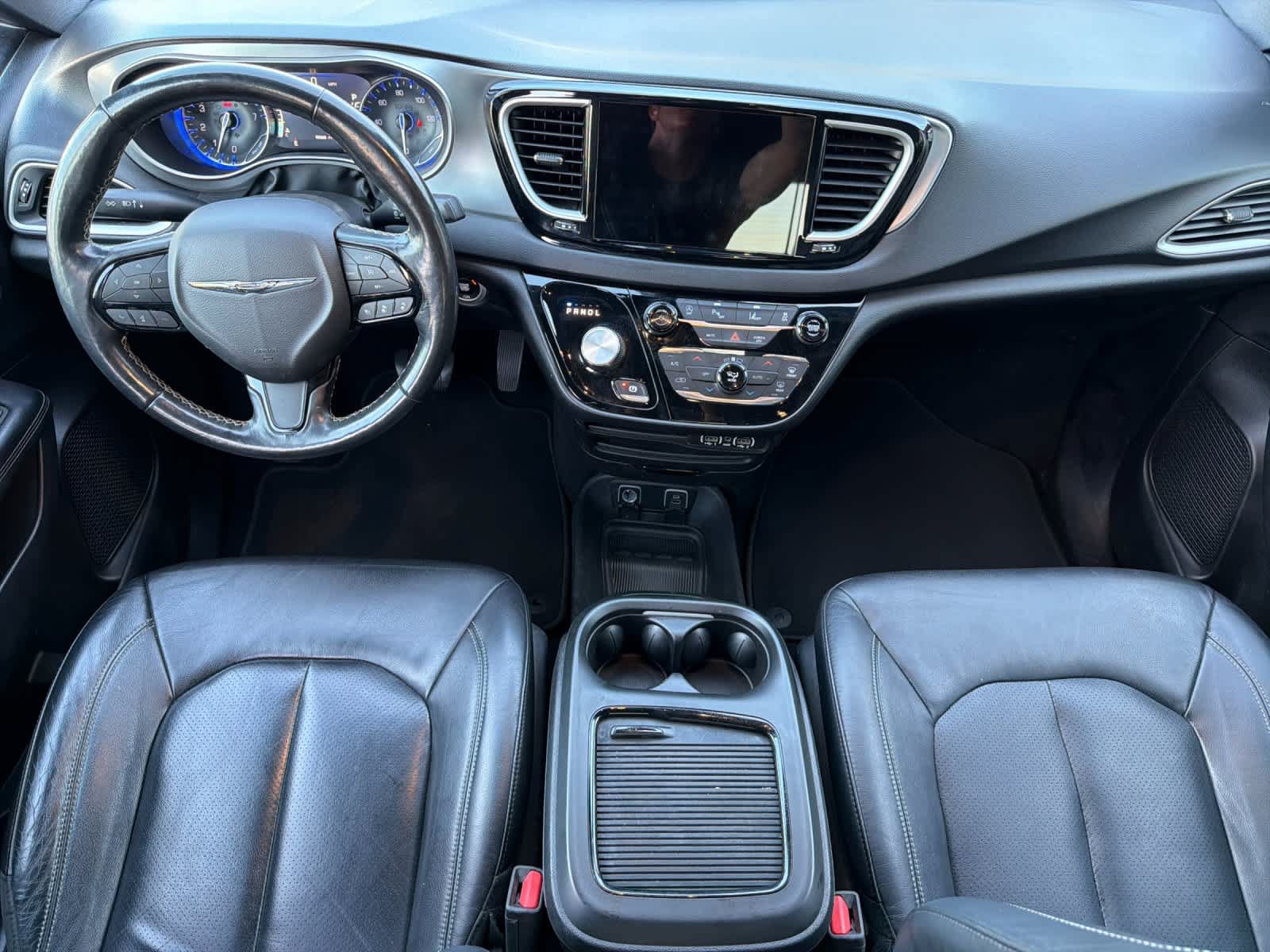 Used 2021 Chrysler Pacifica Touring-L w/ S Appearance Package FWD image 3