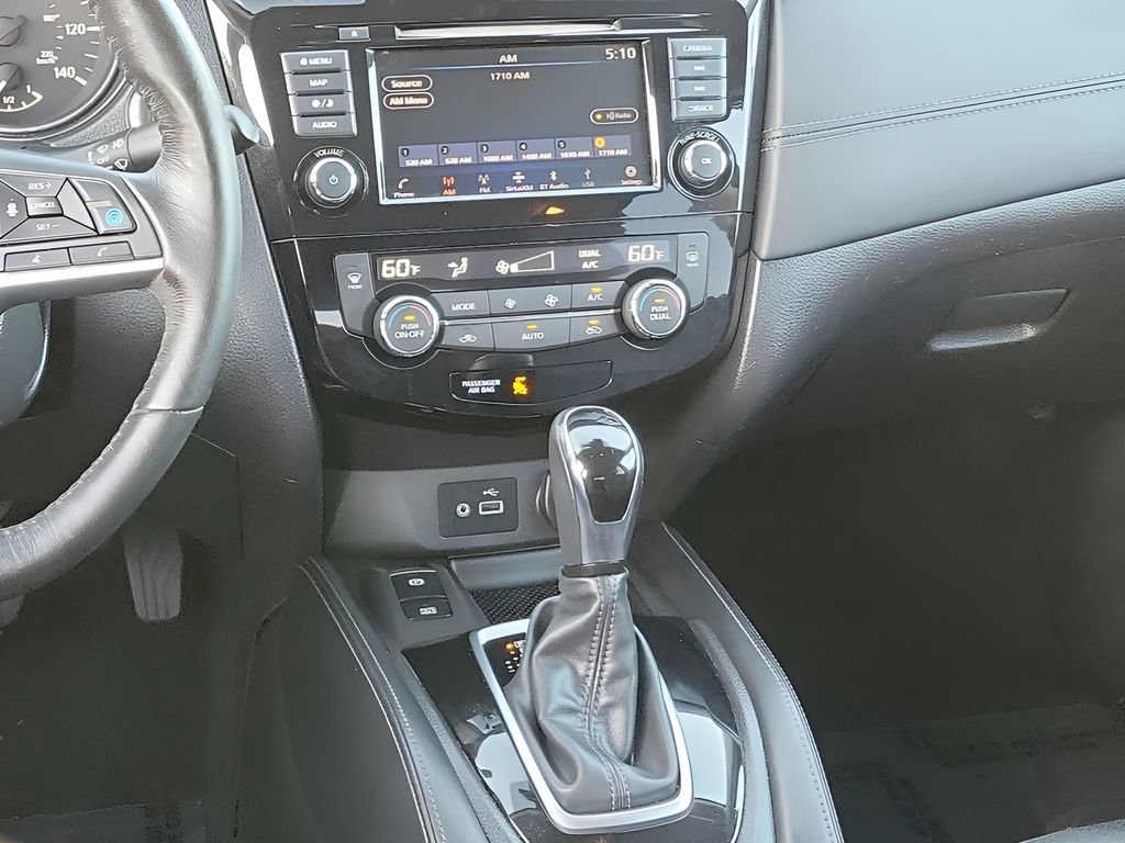 Used 2018 Nissan Rogue SL w/ Premium Package image 19
