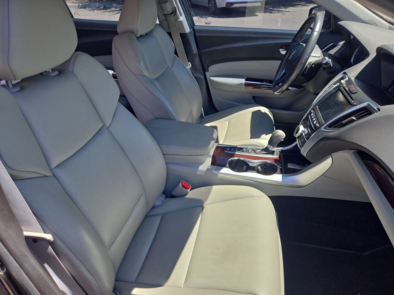 Used 2016 Acura TLX FWD image 10