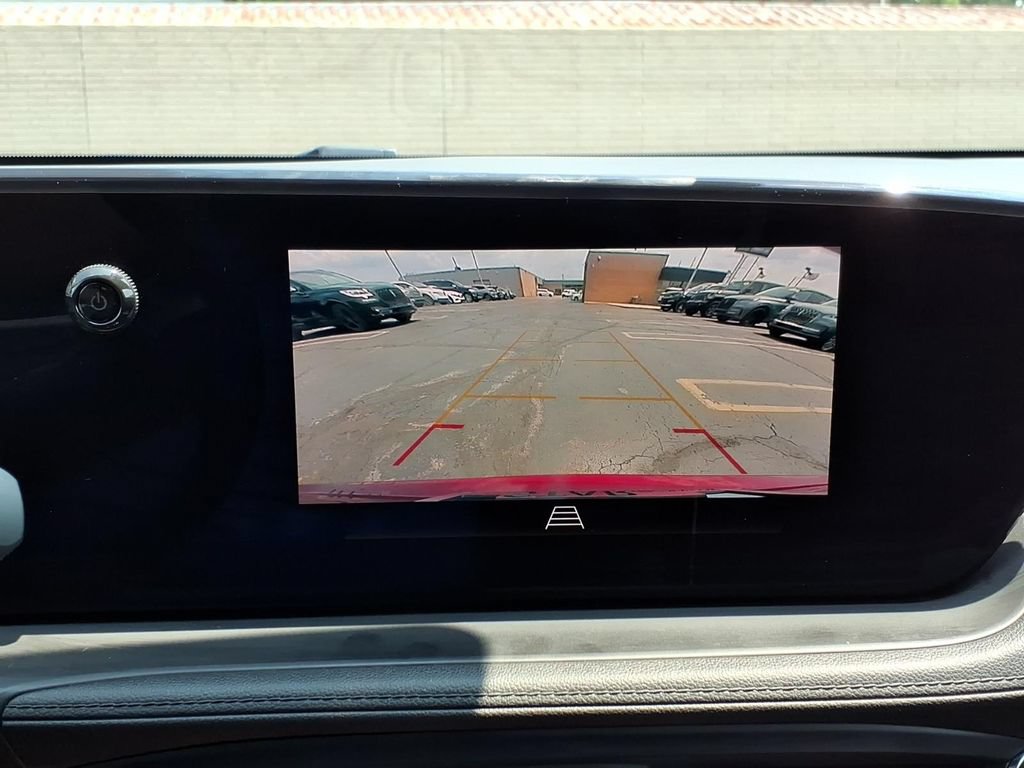 Used 2024 Buick Encore GX Avenir w/ Avenir Convenience Package FWD image 18
