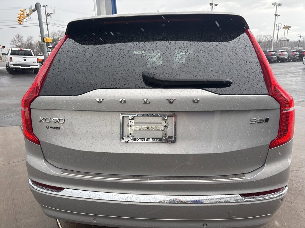 Certified 2023 Volvo XC90 B5 Plus image 7