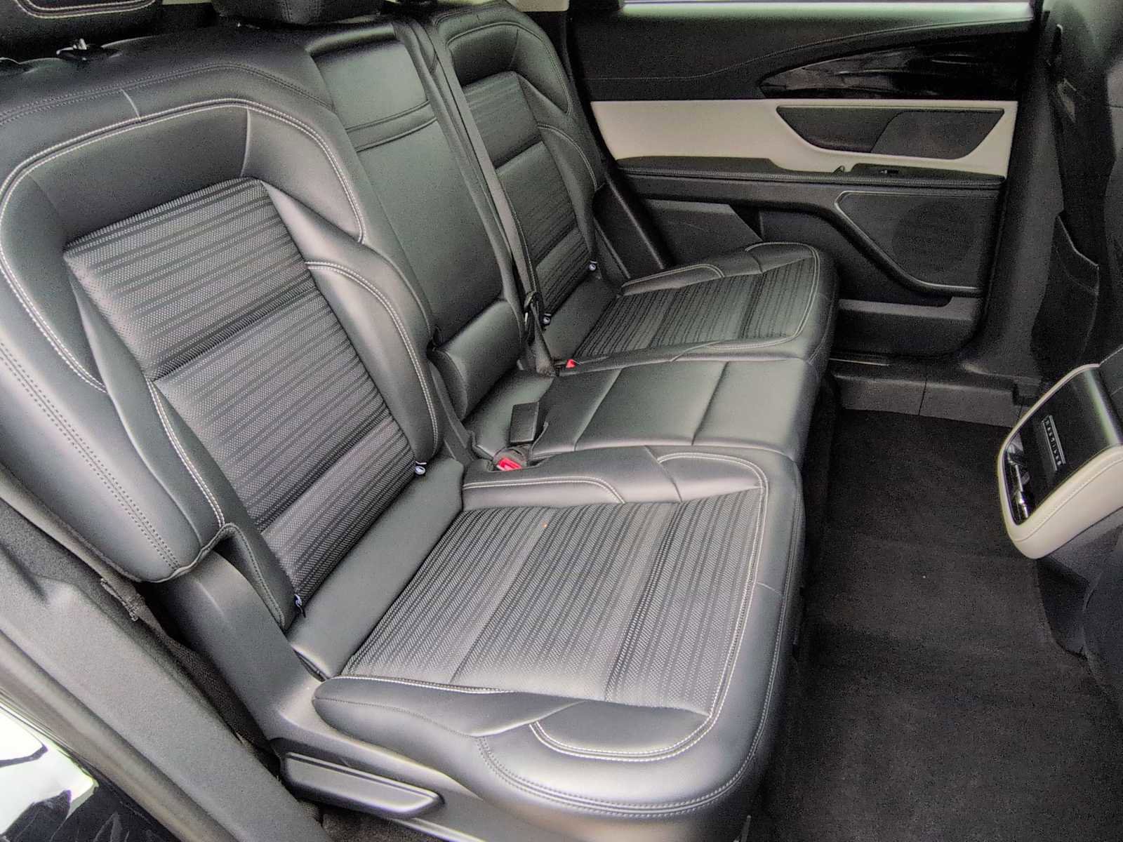 Used 2024 Lincoln Nautilus Reserve image 20