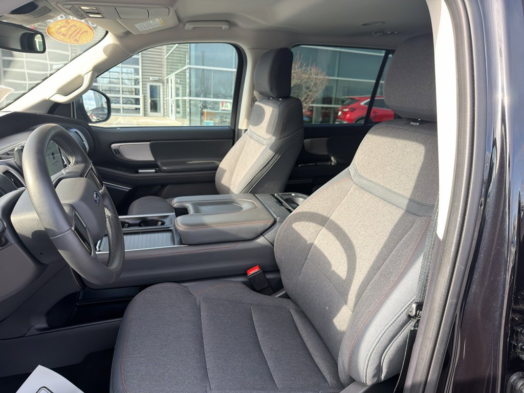 Used 2025 Ford Expedition Max Active AWD/4WD image 15