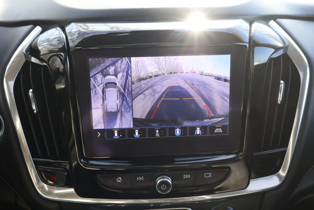 Used 2020 Chevrolet Traverse LT w/ LT Premium Package image 16