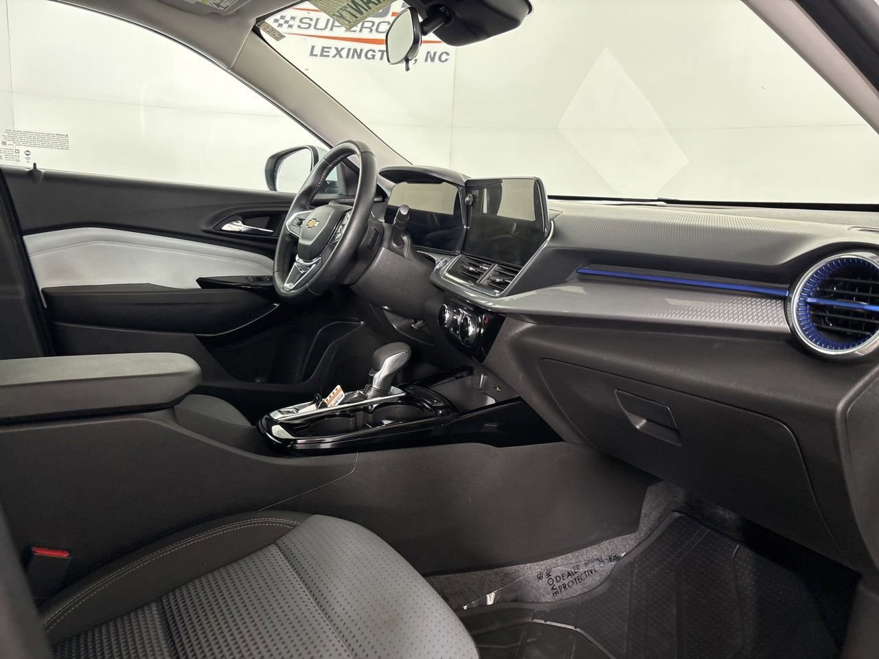 Used 2024 Chevrolet Trax LT w/ Driver Confidence Package FWD image 26