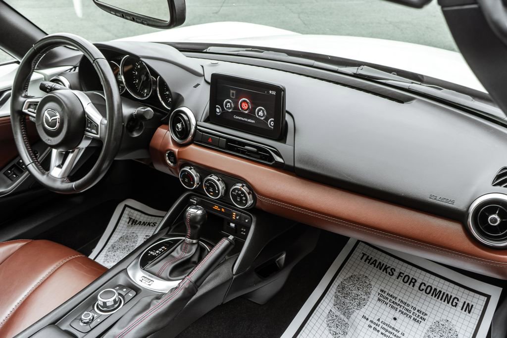 Used 2019 MAZDA MX-5 Miata RF Grand Touring image 14