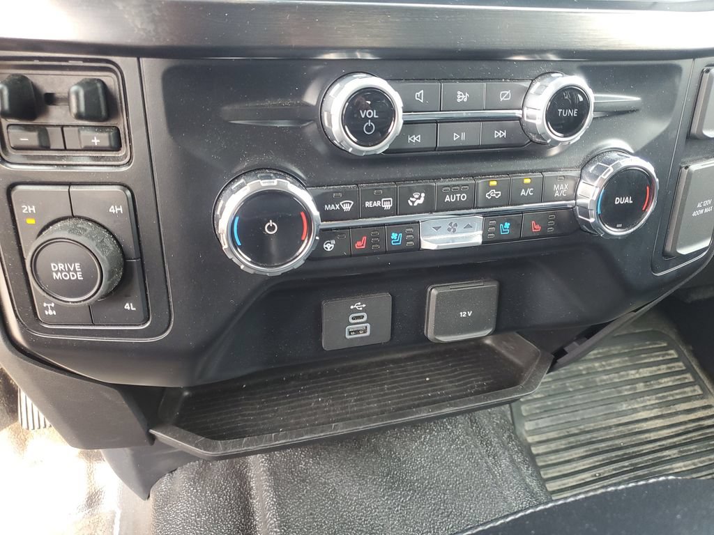 Used 2024 Ford F250 Lariat AWD/4WD image 19