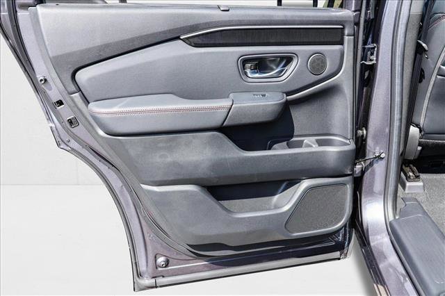 New 2025 Honda Pilot Black Edition image 25