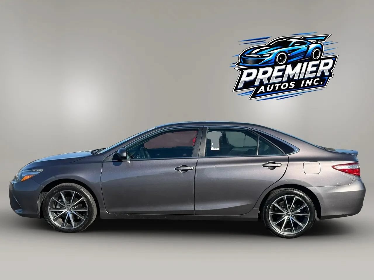 Used 2016 Toyota Camry XSE w/ Moonroof Package FWD image 3