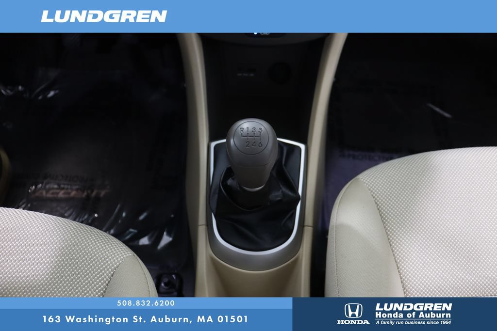 Used 2012 Hyundai Accent GLS w/ Comfort Pkg 2 FWD image 23
