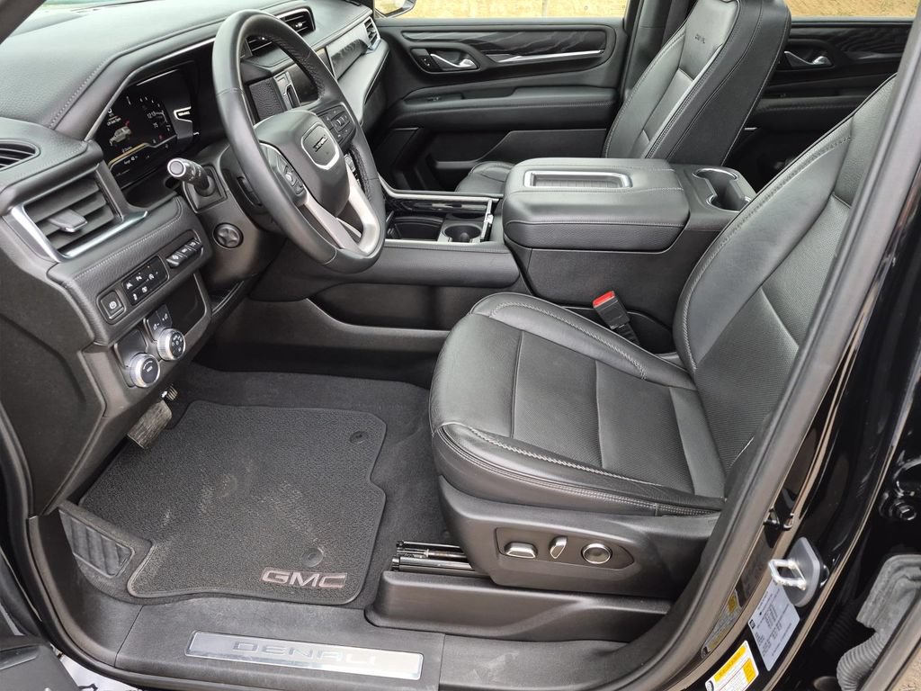 Used 2023 GMC Yukon Denali RWD image 13