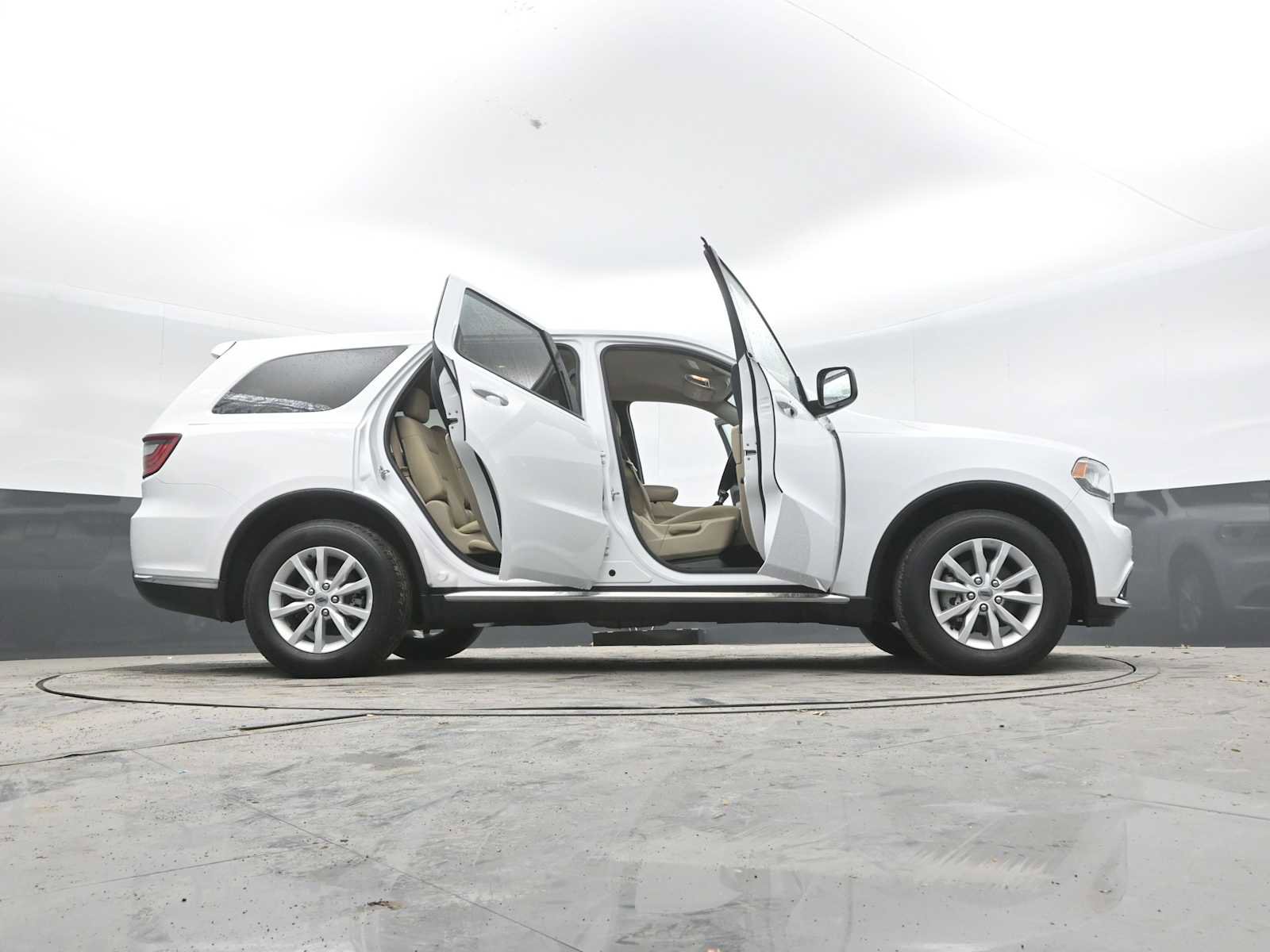 Used 2020 Dodge Durango SXT w/ 3rd Row Seating Group RWD image 53