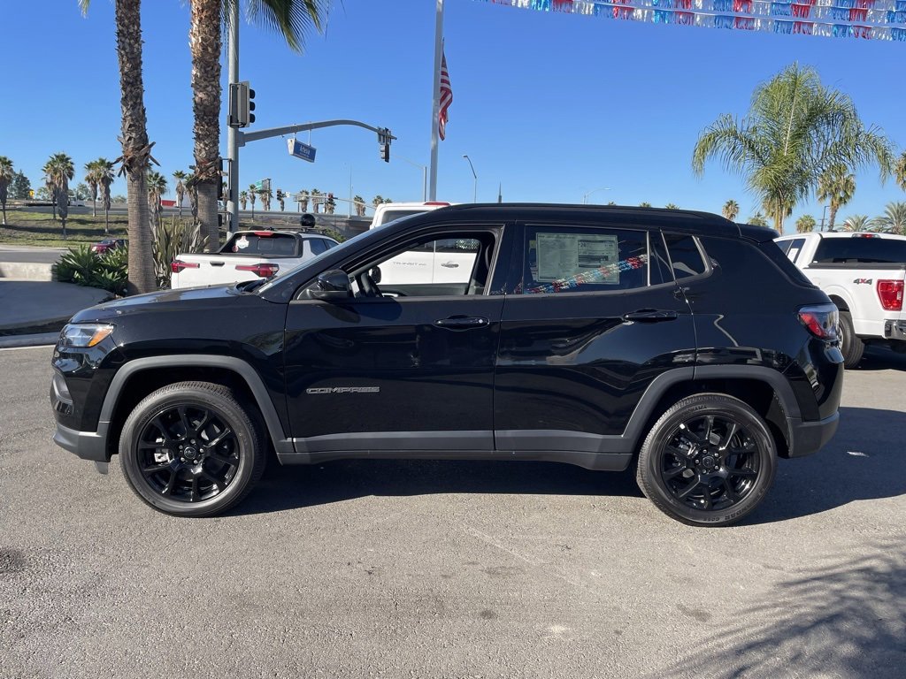 New 2026 Jeep Compass Latitude image 3