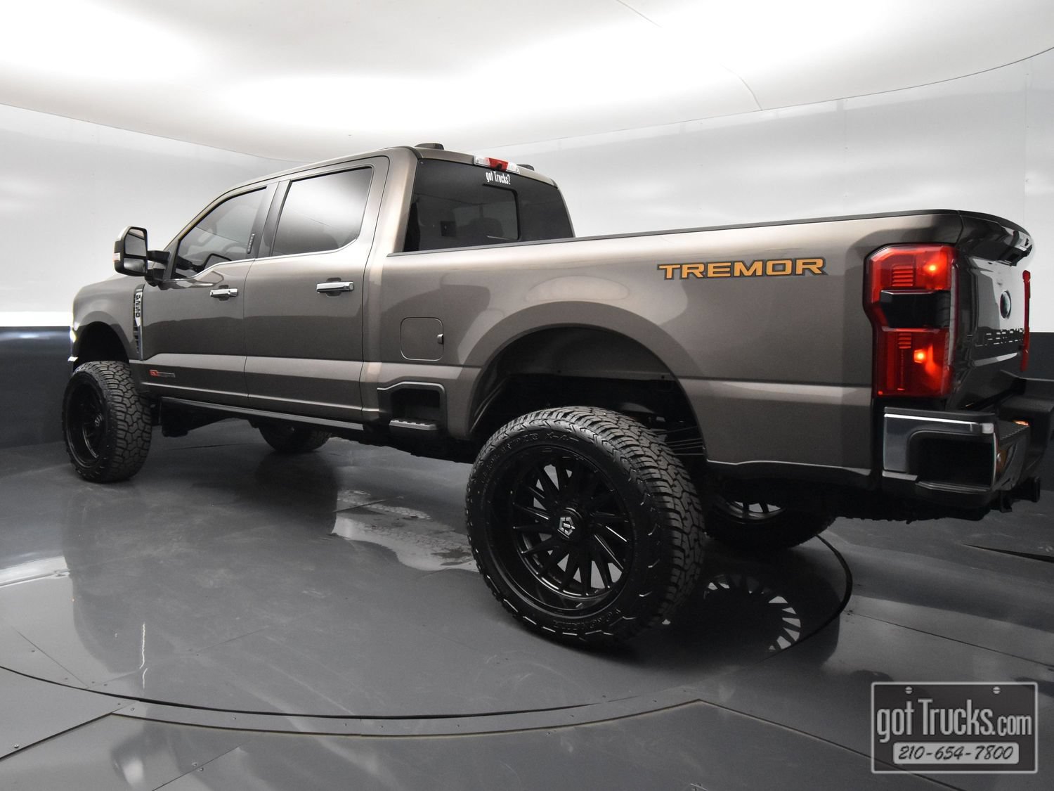 Used 2023 Ford F250 Lariat w/ Lariat Ultimate Package AWD/4WD image 5