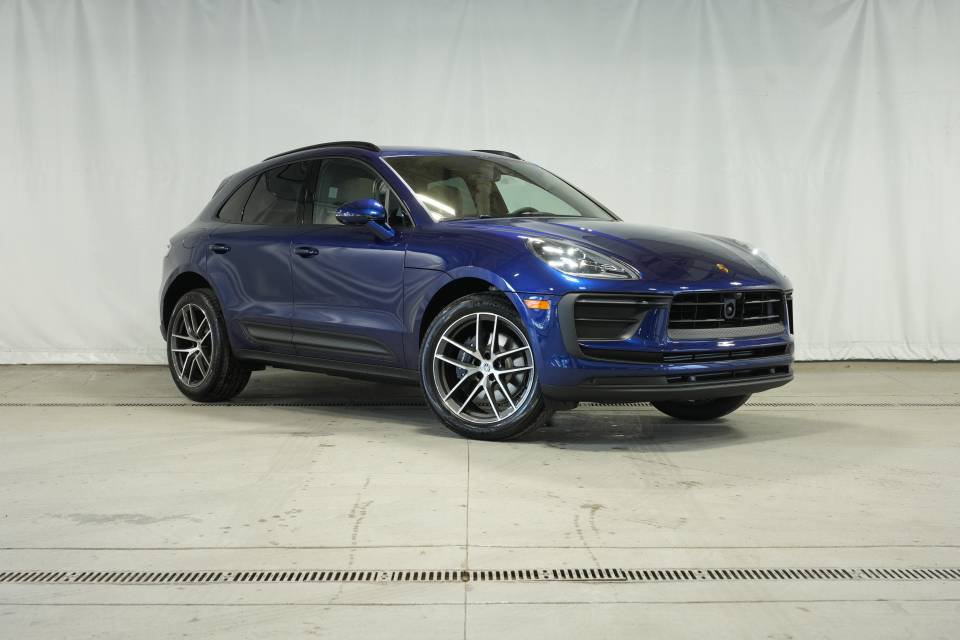 Certified 2026 Porsche Macan AWD/4WD image 9