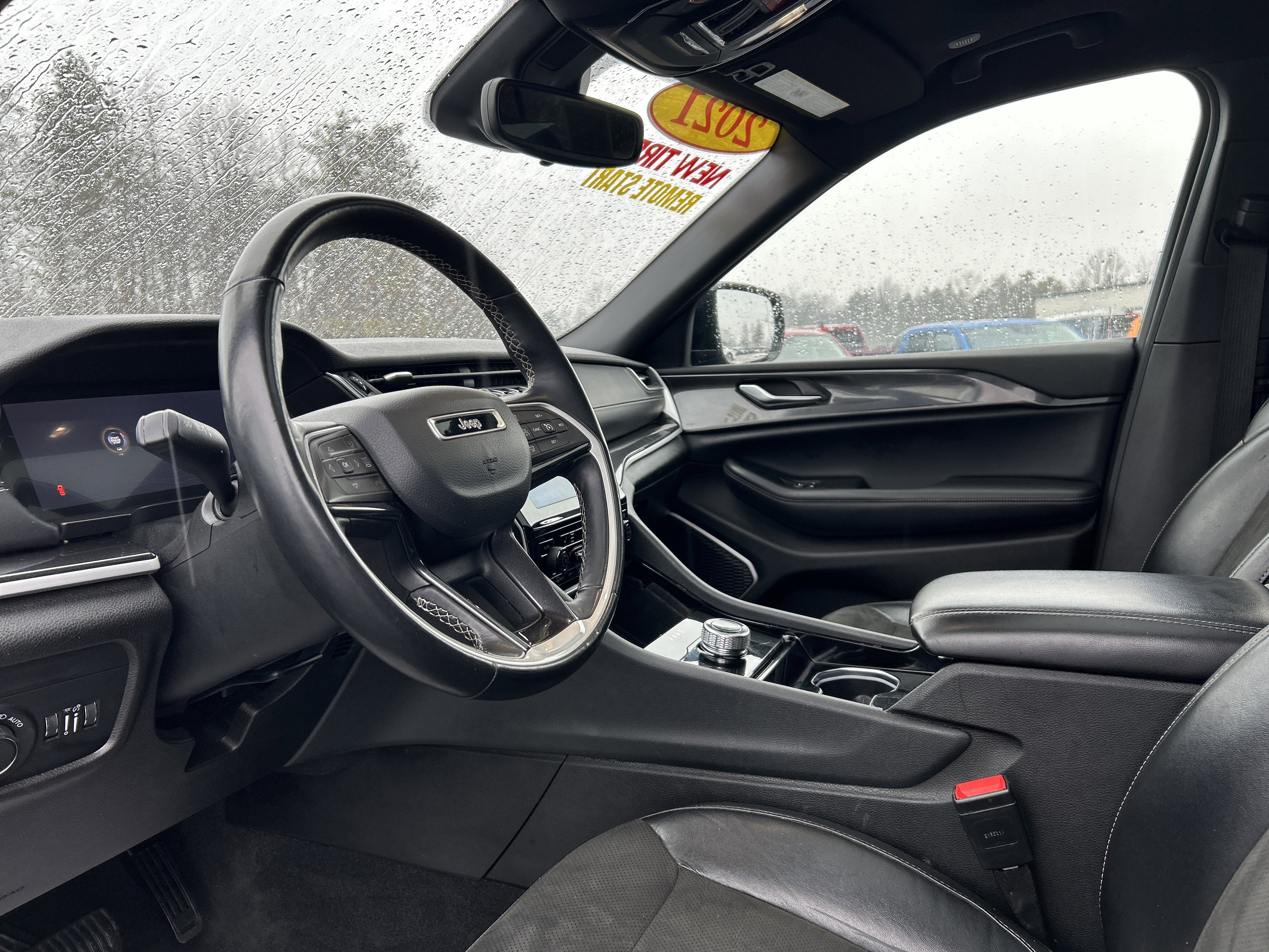 Used 2021 Jeep Grand Cherokee L Laredo image 12