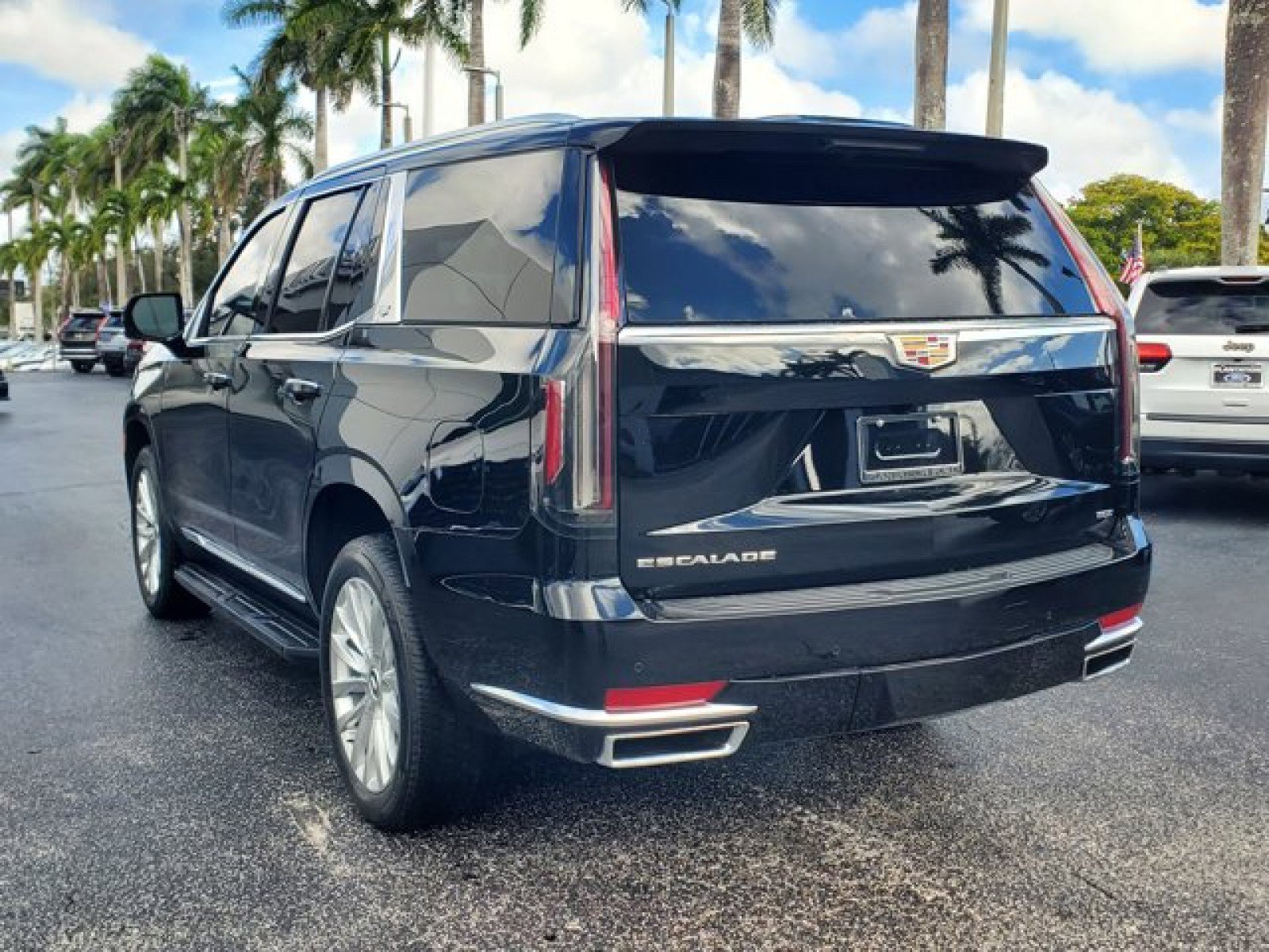Used 2022 Cadillac Escalade Luxury image 5