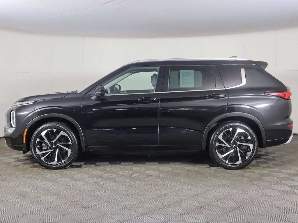 Used 2023 Mitsubishi Outlander SEL image 16