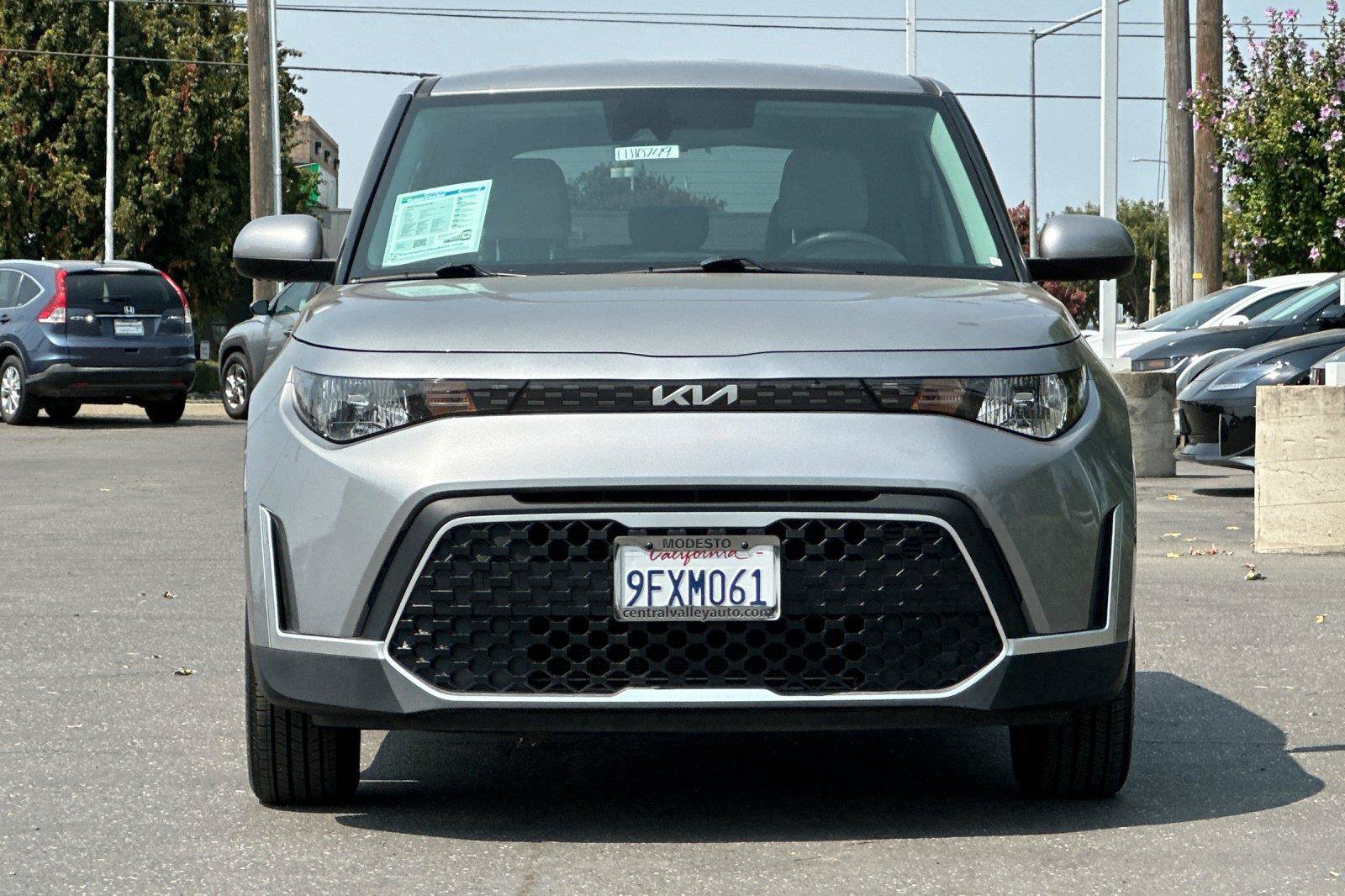 Used 2023 Kia Soul LX w/ LX Technology Package FWD image 9