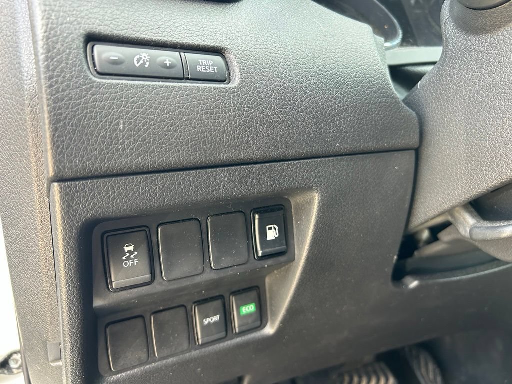 Used 2018 Nissan Rogue S FWD image 12
