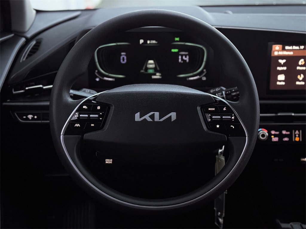 Used 2023 Kia Niro LX image 14