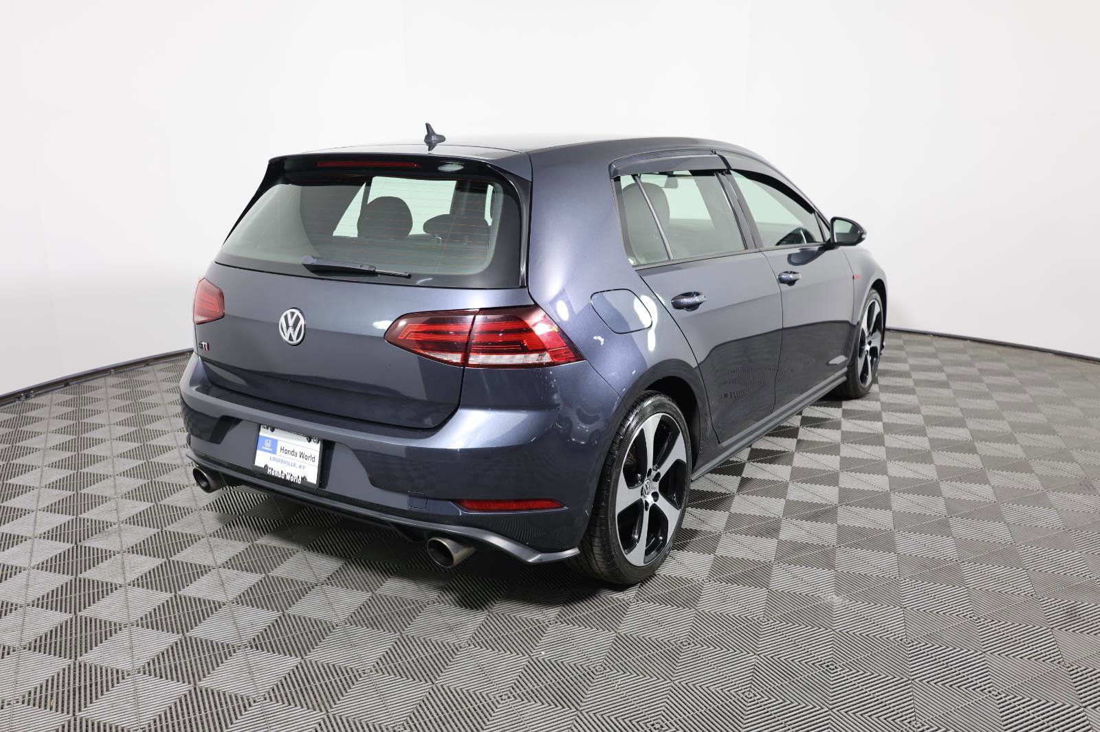 Used 2018 Volkswagen Golf S FWD image 5