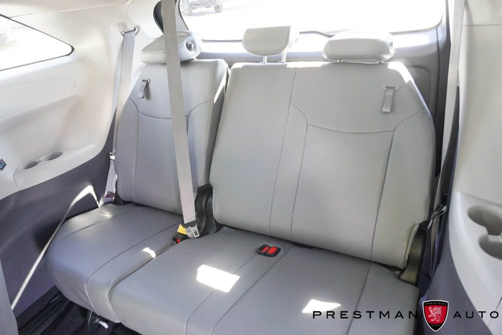 Used 2024 Toyota Sienna XLE AWD/4WD image 41