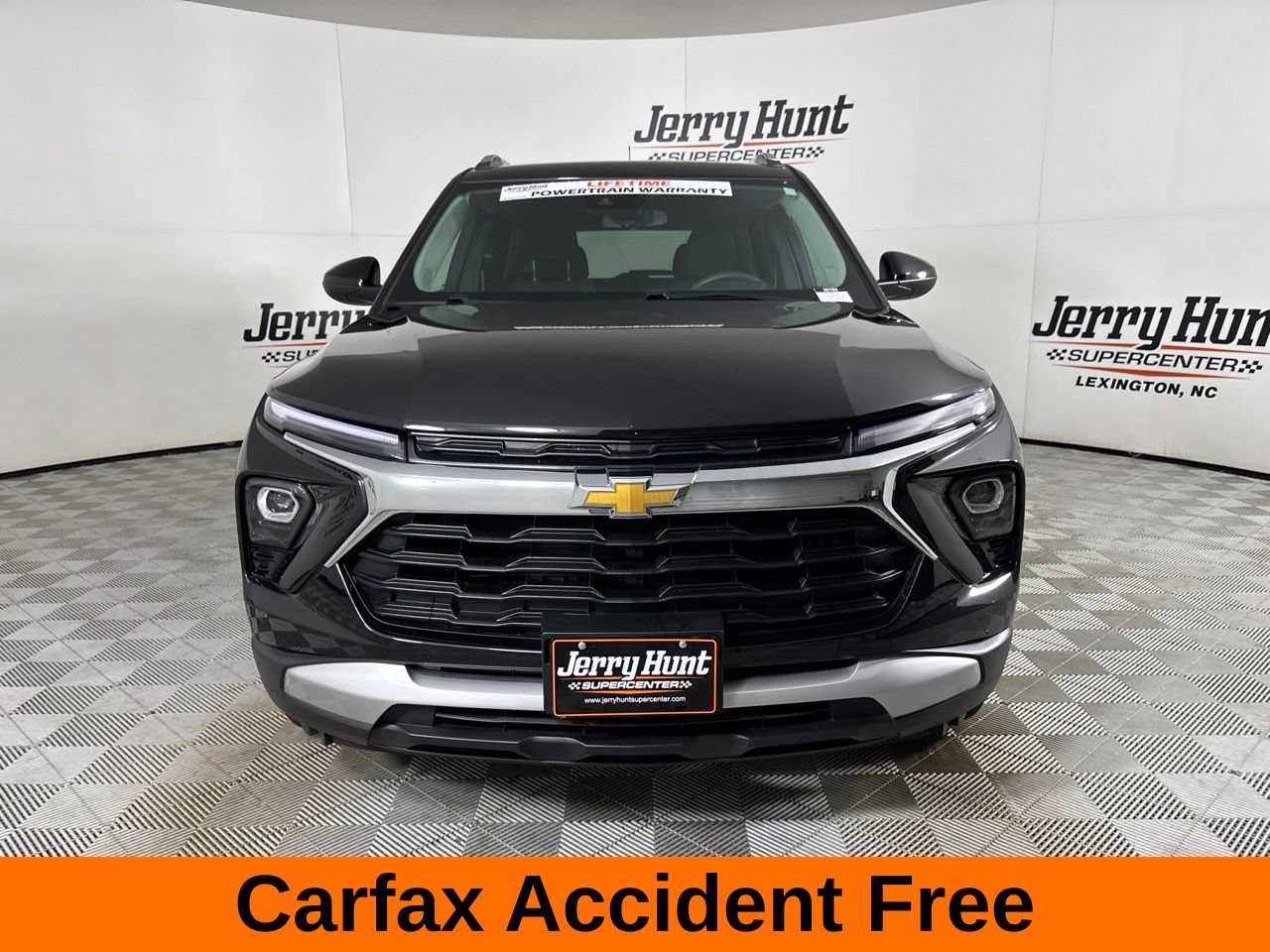 Used 2024 Chevrolet TrailBlazer LT AWD/4WD image 3
