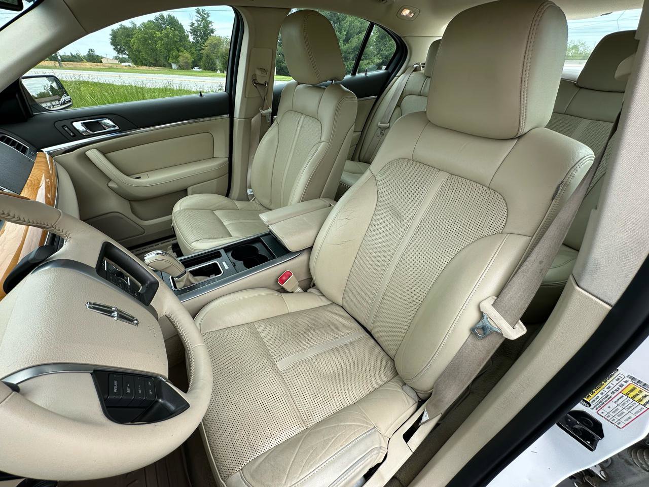 Used 2010 Lincoln MKS FWD image 36