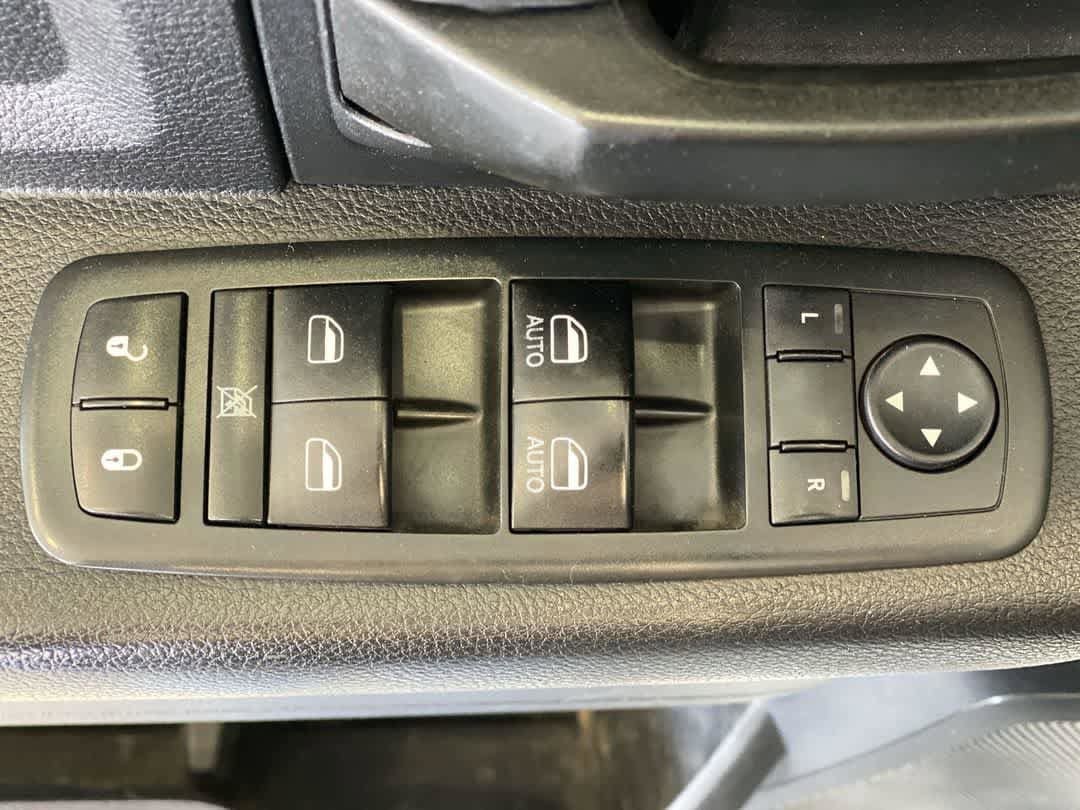 Used 2013 RAM 2500 Tradesman w/ Chrome Appearance Group AWD/4WD image 16