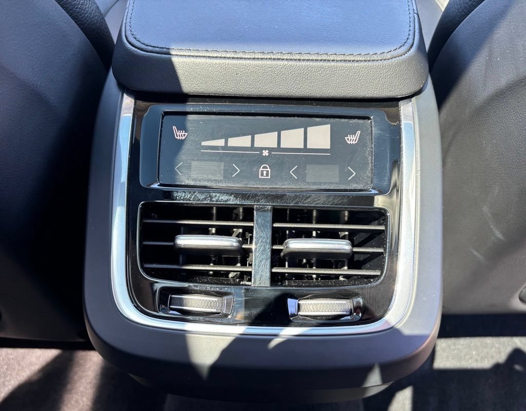 Certified 2023 Volvo XC90 B6 Plus w/ Protection Package AWD/4WD image 23