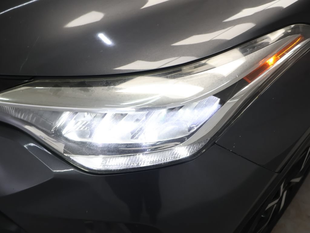 Used 2021 Toyota C-HR XLE FWD image 27