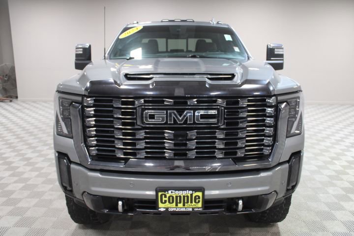 Used 2024 GMC Sierra 2500 Denali Ultimate AWD/4WD image 4